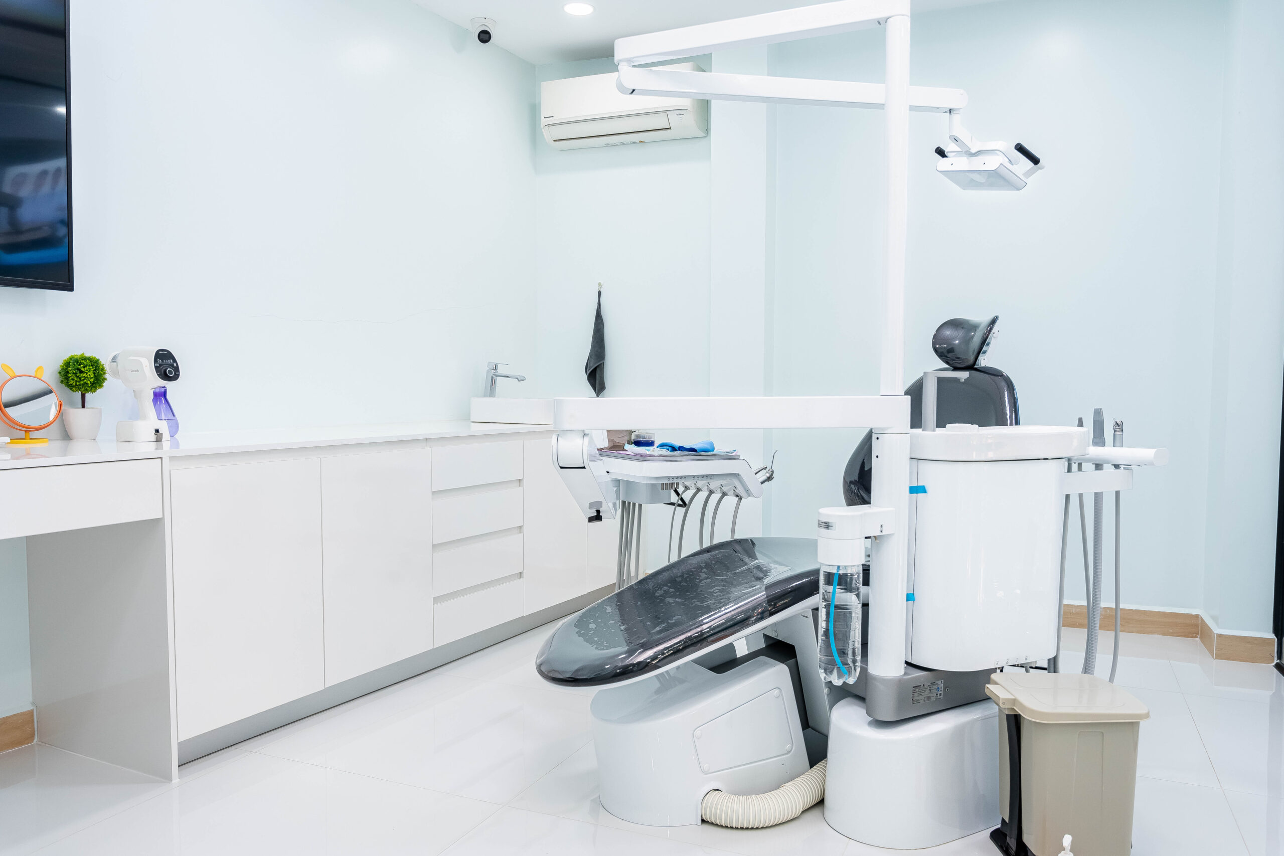 Modern dental treatment room with advanced dental equipment at Chea Leangheng Dental Clinic
